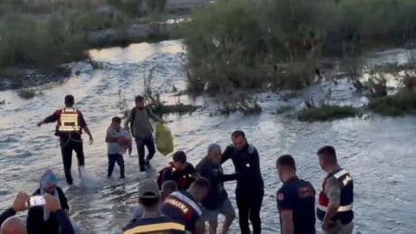 Piknik yaparken dehşeti yaşadılar! Su seviyesi yükselince...
