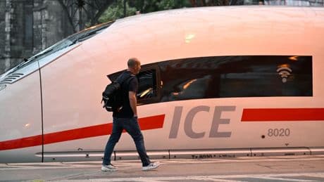 Hauptbahnhof Köln: Mann klettert für Selfie auf Zug – und wird durch Stromschlag schwer verletzt