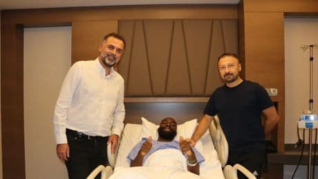 Gaziantep FK'den M'Bakata açıklaması! Galatasaray maçında sakatlanmıştı...