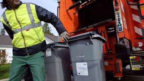 Un enfant de 3 ans meurt après avoir été percuté par un camion-poubelle à Paris
