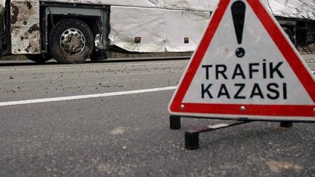 İşçileri taşıyan minibüs uçuruma yuvarlandı! Çok sayıda ölü ve yaralı var
