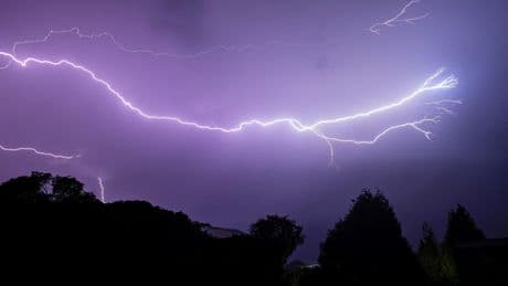 Orages et inondation : levée des vigilances orange, un mort et six blessés