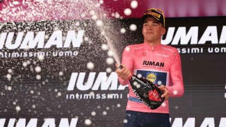 Pedersen se ajusta la primera &#039;maglia&#039;