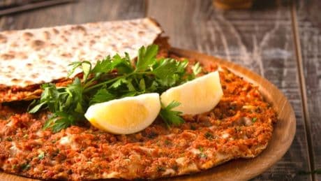 Lahmacun daha fırına girmedi, biz tartışmaya başladık