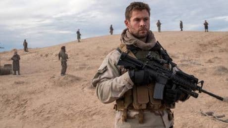 "12 Soldiers", in tv la vera storia di Mark Nutsch in missione in Afghanistan dopo gli attentati dell'11 settembre: trama e cast