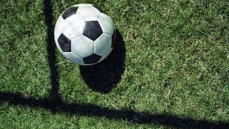 Voetbaltrainer (24) verdacht van verleiden tienerjongens was eerder zedenverdachte