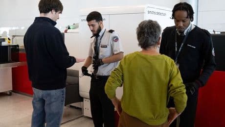 Ex-airport security officer shares 'vital' thing to avoid before boarding a plane