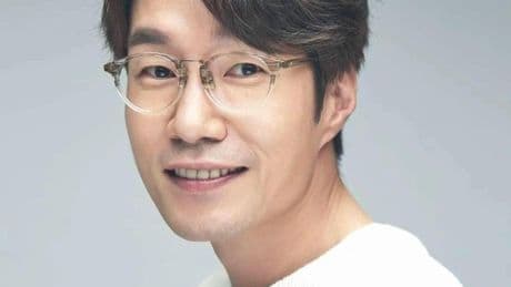 Encuentran muerto al popular actor surcoreano Song Young-kyu, de 55 años, en el interior de su coche