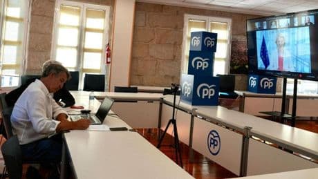 Feijóo presume de acceso directo a Von der Leyen en plena exclusión de Sánchez de las decisiones sobre Ucrania