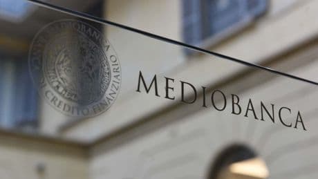 Borse Ue in cauto rialzo, a Milano volano Mps e Mediobanca dopo successo Opas
