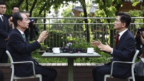 South Korean conservative party moves to switch presidential candidates as election turmoil deepens