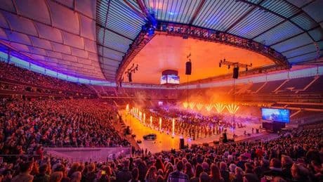 Weltrekord geknackt: Mehr als 1.200 Musiker bilden größte Live-Rockband