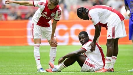 Brian Brobbey valt tijdens generale repetitie Ajax uit met enkelblessure