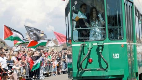 Große Parade durch Basel stimmt auf Eurovision Song Contest ein