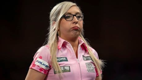 Ein ganzes Jahr lang! - Darts-Queen kündigt Pfeile-Pause an