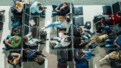 Flugzeug verspätet: Diese Rechte haben Reisende diesen Sommer