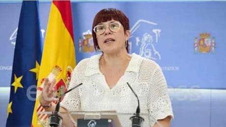 La diputada de Compromís Àgueda Micó abandonará el grupo Sumar en el Congreso y se pasará al Mixto