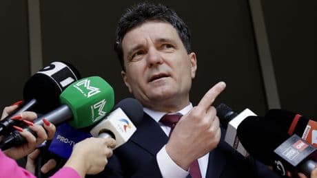 Un escándalo marca el final de la campaña electoral en Rumanía