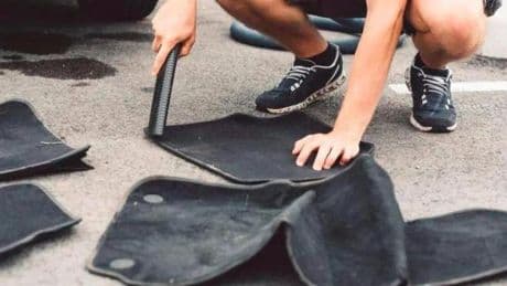 ¿Cómo debes usar las alfombrillas del coche este verano?