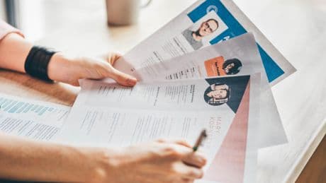 Ces cinq détails qui garantiront à votre CV d’être sélectionné par les logiciels des recruteurs