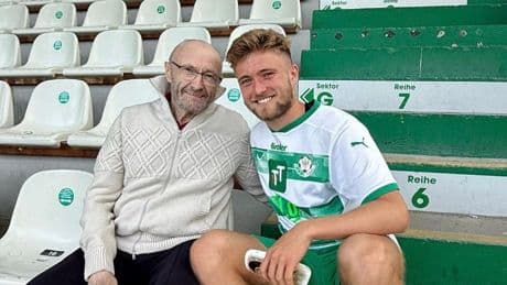 Was dahintersteckt - Weltstar taucht bei Regionalliga-Spiel auf
