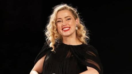 Amber Heard, madre de gemelos en solitario