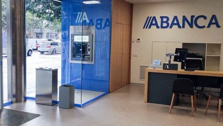 Un exempleado de un banco roba 139.000 € a una clienta y acepta 2 años de cárcel