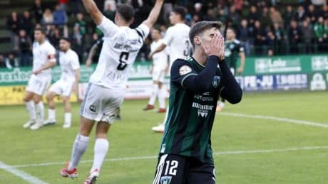 El Sestao River se complica la vida