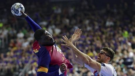 Los árbitros expulsan cruelmente al Barça de la final de la Champions (30-31)