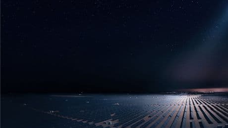 Llenar el espacio de espejos es un negocio en auge. El objetivo: que no se haga de noche sobre los paneles solares