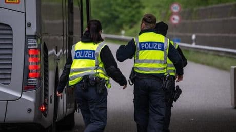 „Zurückweisungen unmittelbar an der Grenzlinie, dort ist die Reise nach Deutschland zu Ende“