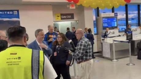 Así sonó 'La Macarena' para festejar el primer vuelo Nueva York-Bilbao
