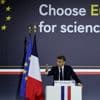 L'Etat va débloquer 100 millions d'euros supplémentaires pour attirer les chercheurs étrangers en France, annonce Emmanuel Macron