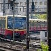 Ungewöhnlich: S-Bahn fährt mit Fahrgästen auf Abstellgleis