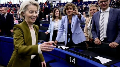 Estas son las empresas que presionan a Von der Leyen para que no retrase la prohibición de los vehículos de combustión