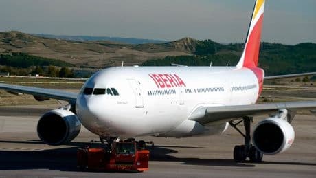 Compartiments à bagage trop hauts: la justice espagnole donne raison au personnel navigant d'Iberia