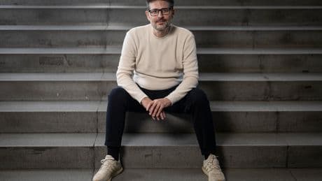 Stelios Michalopoulos, economista: “El folklore nos permite ver cómo las sociedades configuran su carácter y hábitos”
