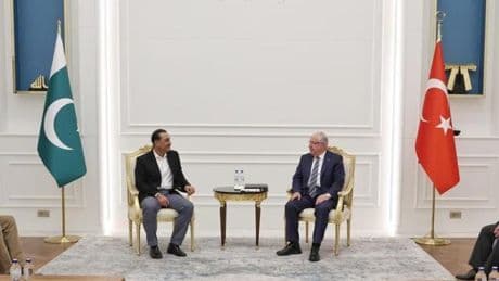 Milli Savunma Bakanı Güler, Pakistan Kara Kuvvetleri Komutanı Munir ile görüştü