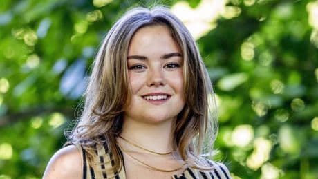 Feest op paleis Huis ten Bosch: prinses Ariane (18) behaalt vwo-diploma aan exclusieve school in Italië