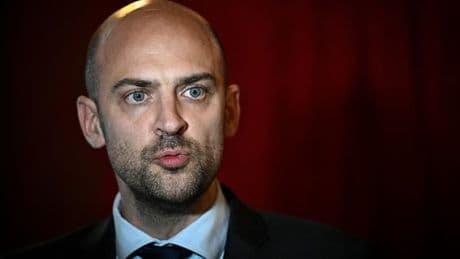 Guerre en Ukraine: Jean-Noël Barrot estime que Vladimir Poutine est le "seul obstacle" à la paix