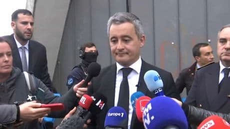 Prisons attaquées: Gérald Darmanin dénonce une "attaque terroriste" et affirme que "la République ne reculera pas"