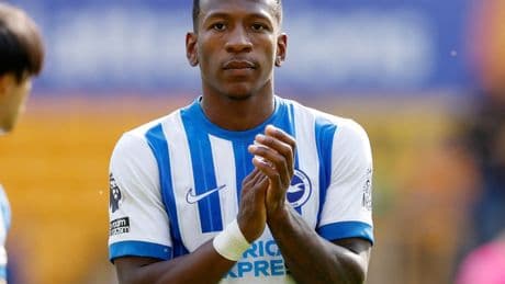 ‘The last position we need’, moan Man Utd fans as they’re linked with shock Premier League defender
