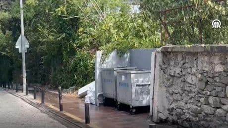 Çöpte vücudunda kesik ve yanıklar olan bebek cesedi bulundu