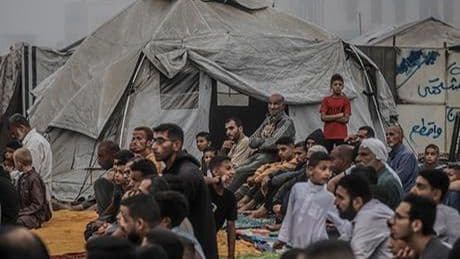 Enkazların üzerinde bayram namazı! İsrail, bayram sabahı da Gazze'ye saldırdı