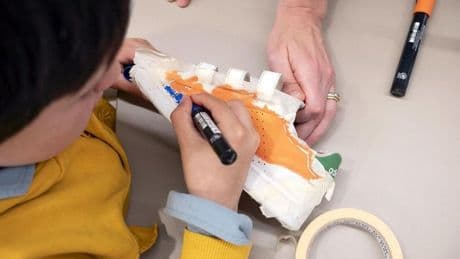 Pintar camisetas, aprender de dónde viene la ropa... los planes de moda para niños esta Semana Santa en Bilbao