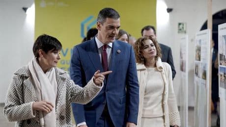 El Gobierno dejará sin fondos para construir vivienda a las comunidades del PP si no blindan la VPO de por vida