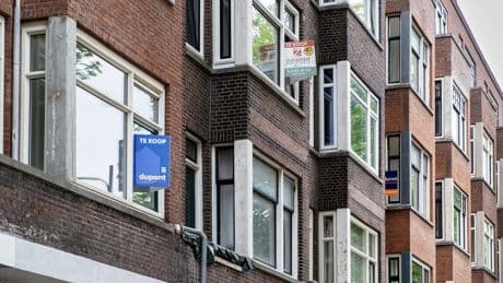 Nederlandse verhuurders parkeren winst vaker op spaarrekening of de beurs, ’Ik kan woningen nu goed verkopen’