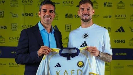 El Al-Nassr saudí presenta a Iñigo Martínez