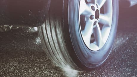 Mutter bucht Auto für Sohn, der rast es kaputt: Wer bezahlt den Schaden?