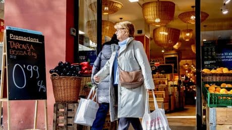 La mejora del consumo aviva la pelea de los supermercados por ganar cuota